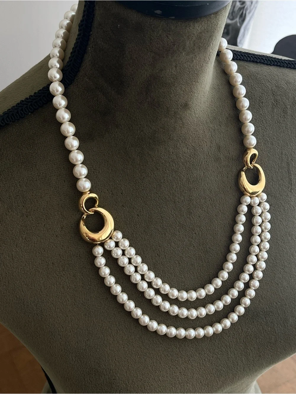 Vintage Napier Triple-Stranded Faux Pearl Gold Hoop Beaded Statement Necklace
